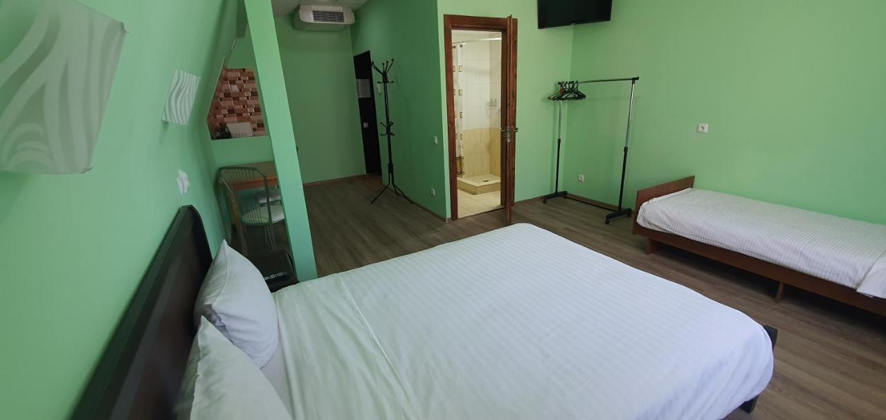 Luxor Inn & Suites Chernivtsi Luaran gambar