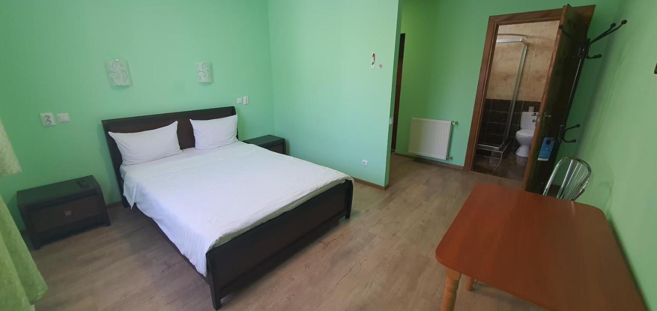 Luxor Inn & Suites Chernivtsi Luaran gambar