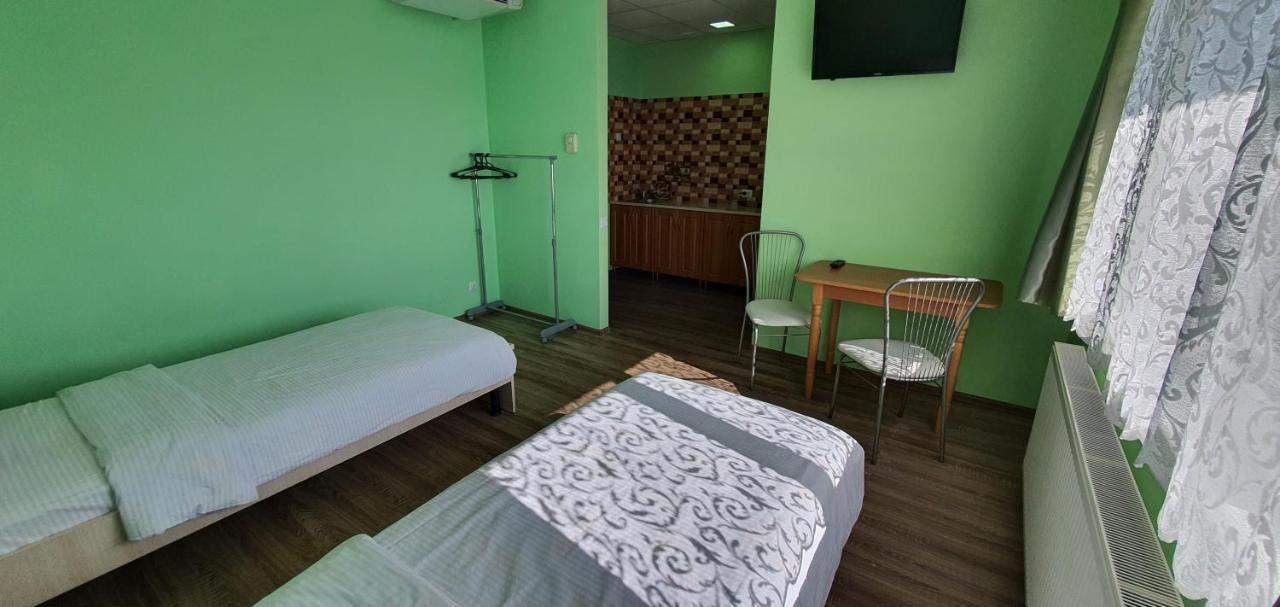 Luxor Inn & Suites Chernivtsi Luaran gambar