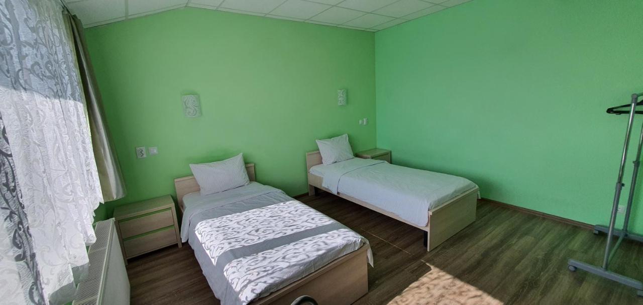 Luxor Inn & Suites Chernivtsi Luaran gambar