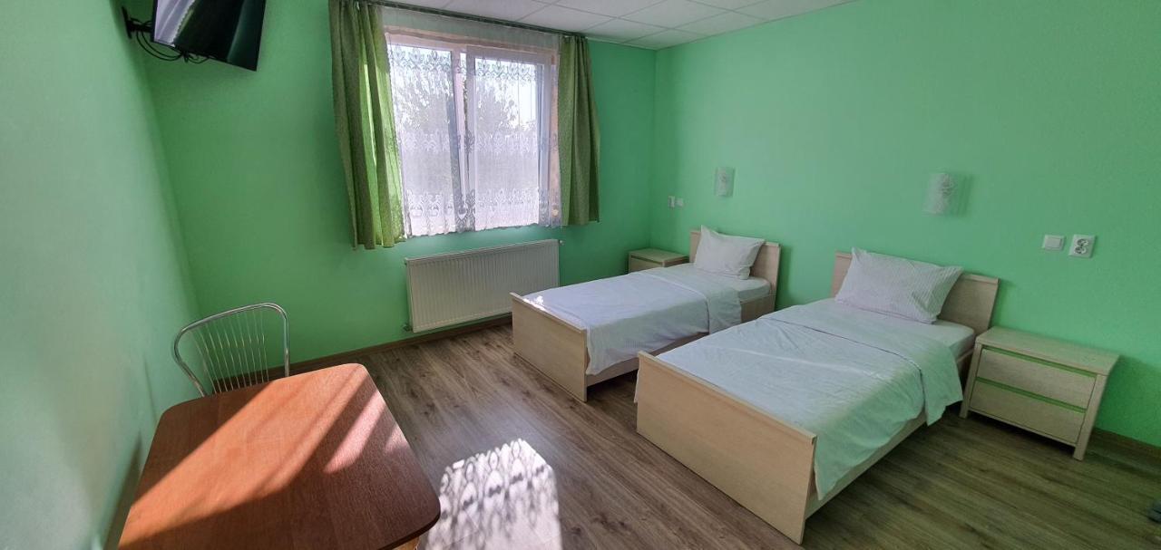 Luxor Inn & Suites Chernivtsi Luaran gambar